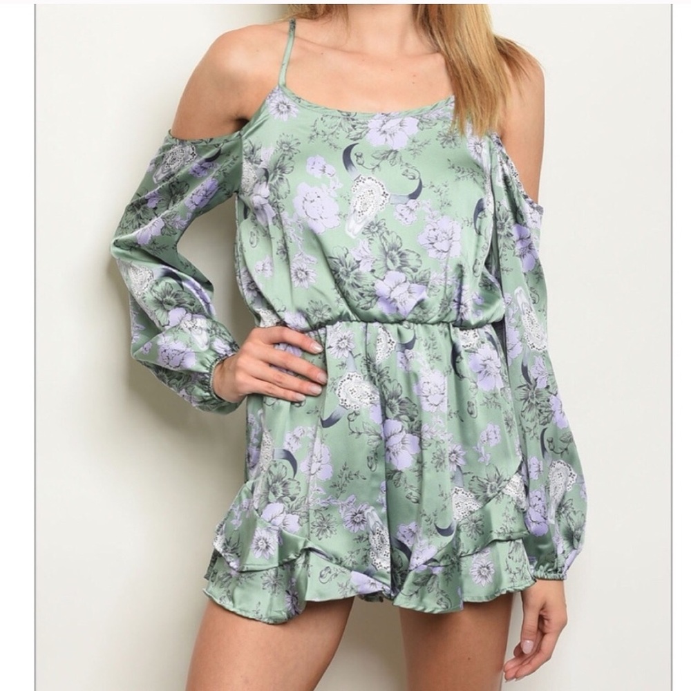 NWT Sage boho cold off shoulder ruffle romper - Picture 2 of 6